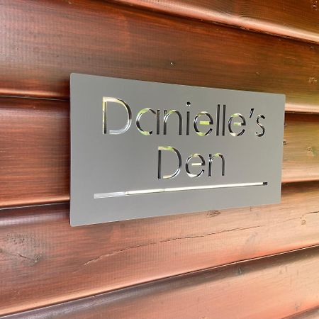 Danielle'S Den Apartment Doncaster Exterior photo